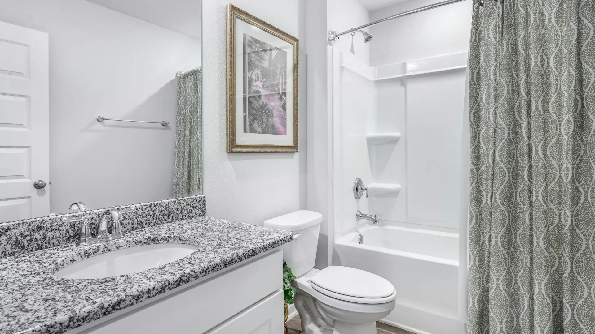 bathroom cleaned by experts of Maid to Shine