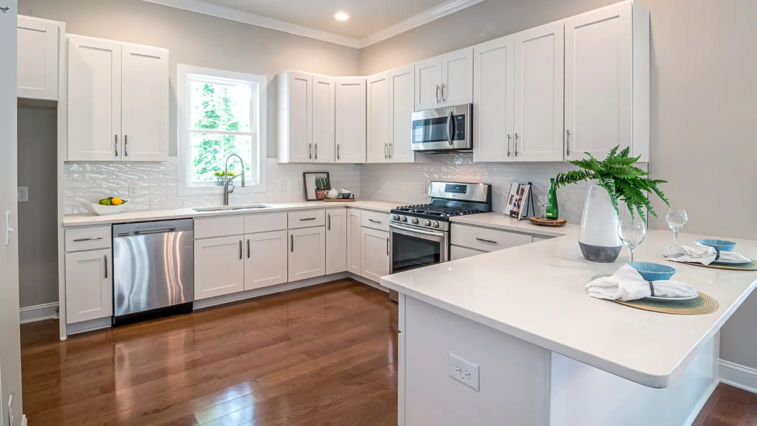 Kitchen after being cleaned by experts with many years of experience