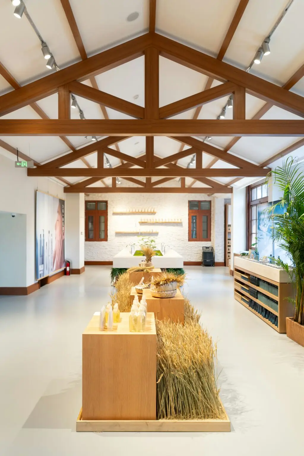 Retail store, organized and cleaned by experts