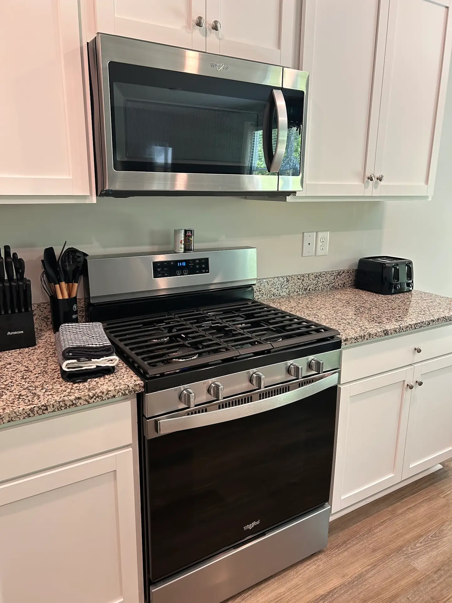 Kitchen after a professional cleaning by Maid to Shine